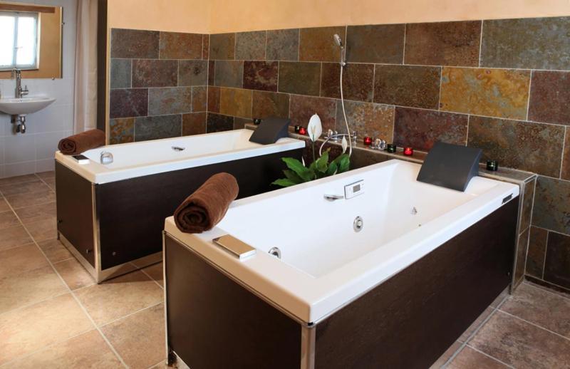 Domaine Saint-Roch Hotel Spa Salzuit Kültér fotó
